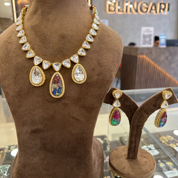 Big Stone I Kundan - Necklaces & Pendants from BLINGARI luxury Indian fashion collection