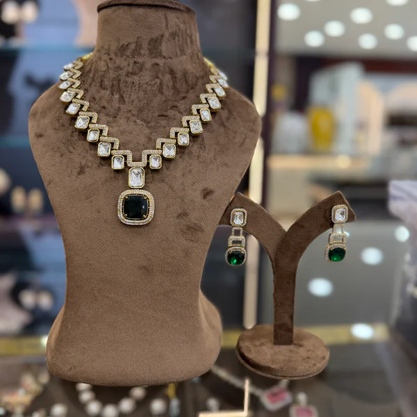 Tit Z - Necklaces & Pendants from BLINGARI luxury Indian fashion collection