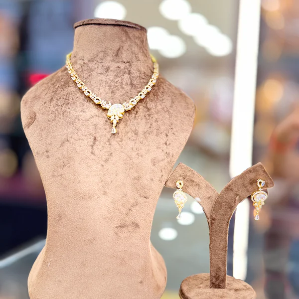 Nr S Gul White - Necklaces & Pendants from BLINGARI luxury Indian fashion collection